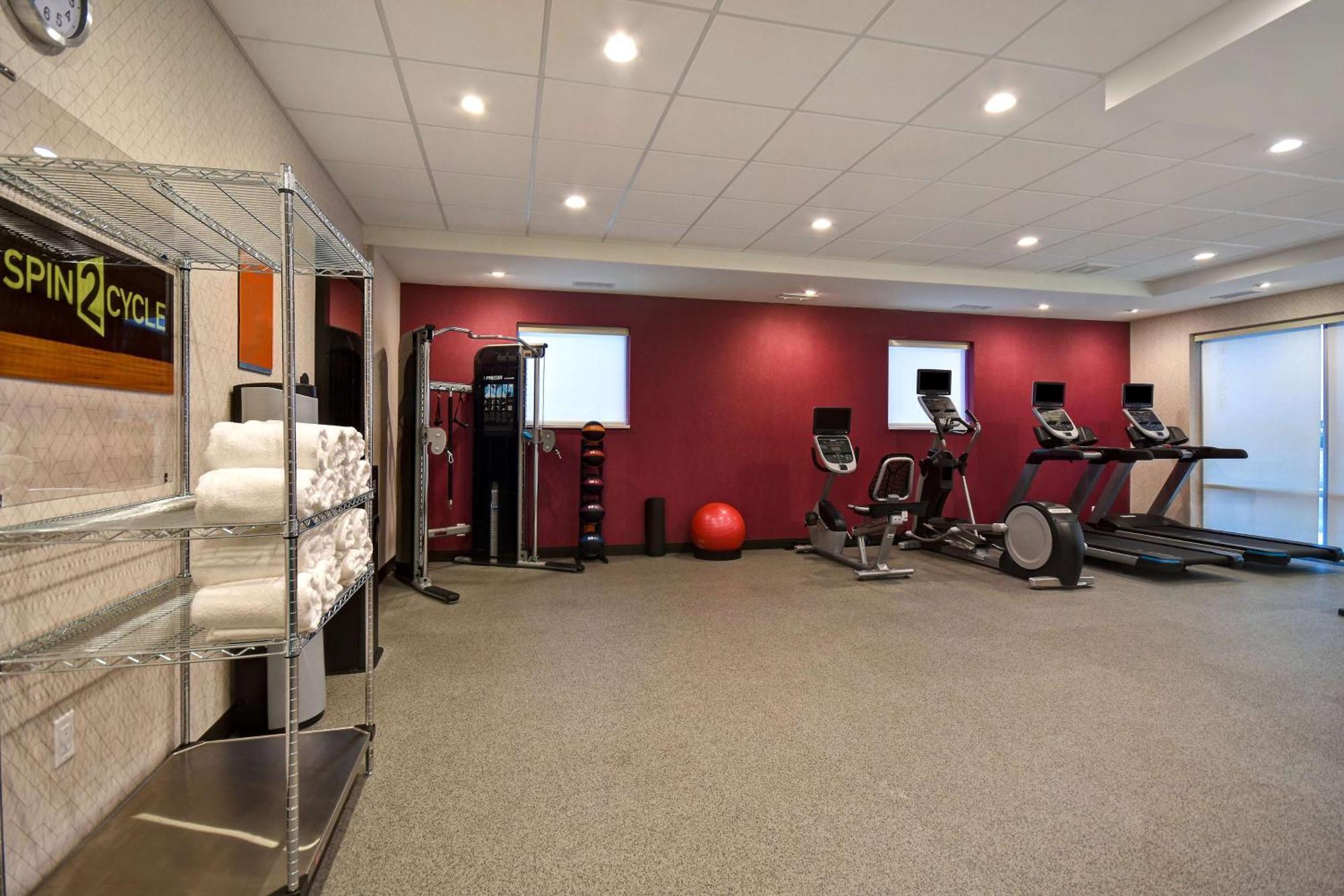 Home2 South, Wi Hotel 3*